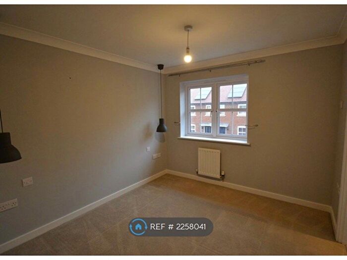 2 Bedroom End Of Terrace House To Rent In Felstead Crescent, Essex, CM24