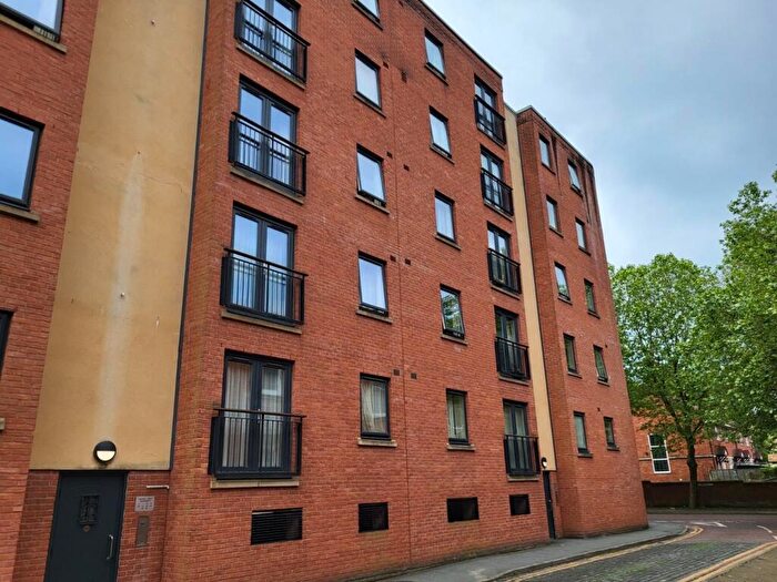 1 Bedroom Apartment To Rent In Central Court, Salford, M3