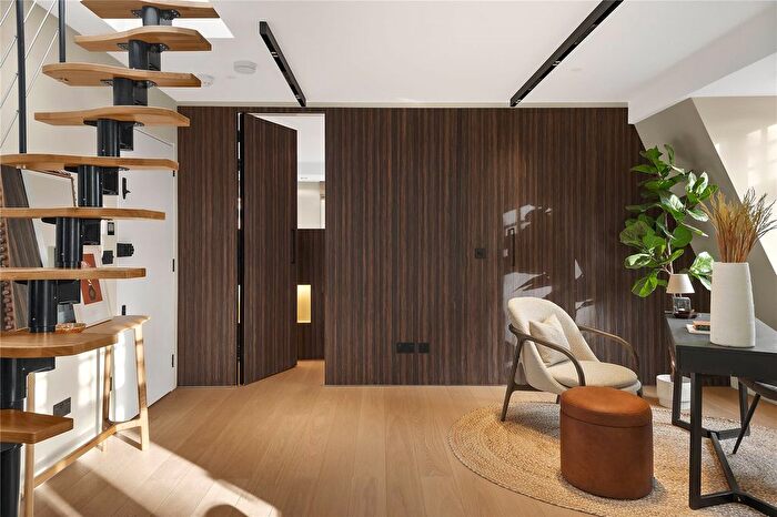 1 Bedroom Flat For Sale In Egerton Gardens, London, SW3