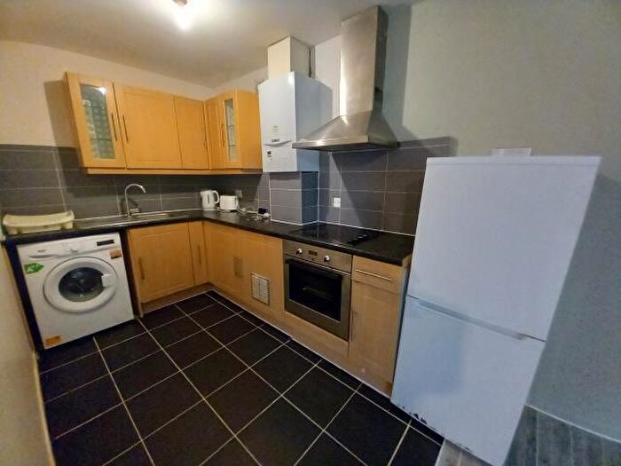 Apartment To Rent In Slough, Berkshire, SL2