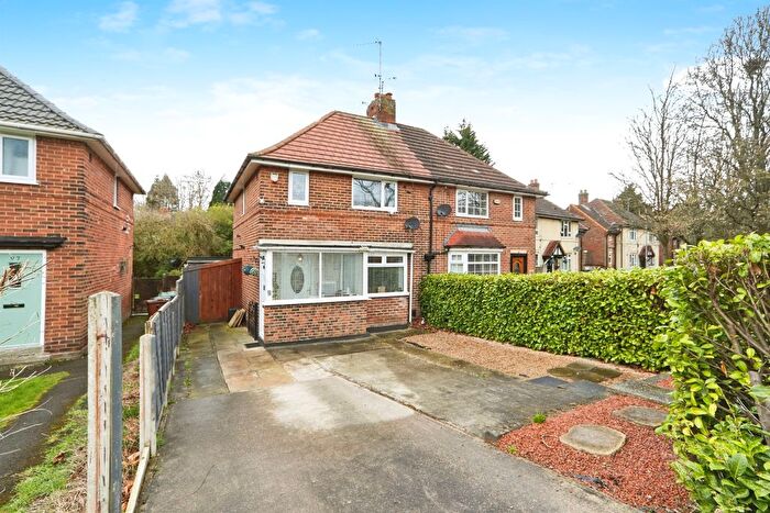 3 Bedroom Semi-Detached House For Sale In Wykebeck Valley Road, Leeds, LS9