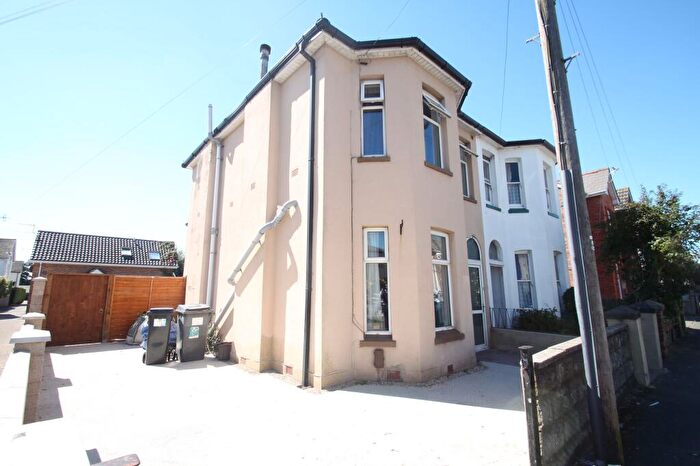4 Bedroom Property To Rent In Capstone Road, Bournemouth, BH8