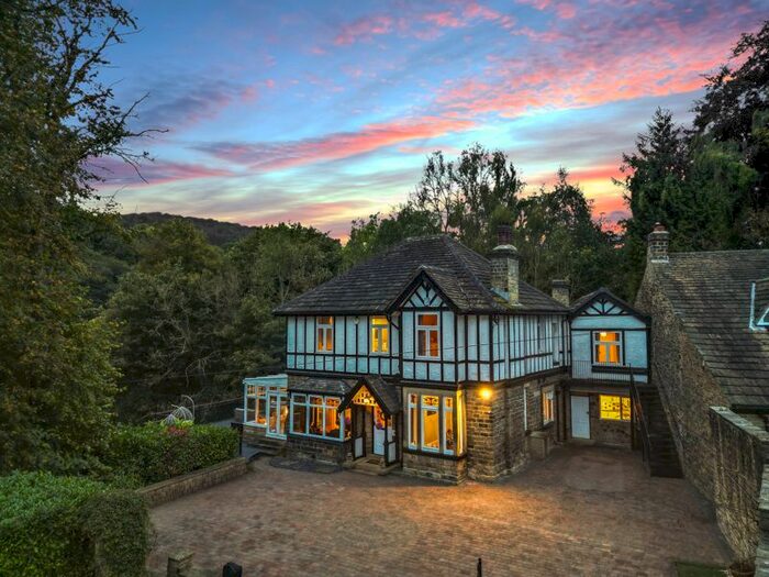 5 Bedroom Detached House For Sale In The Ridge, Bingley, BD16