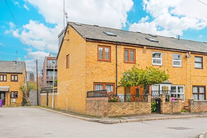 4 Bedroom Terraced House To Rent In Woodseer Street, Brick Lane, London, E1