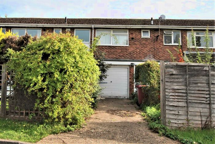 3 Bedroom Town House To Rent In Tenby Avenue, Caversham, Reading, RG4