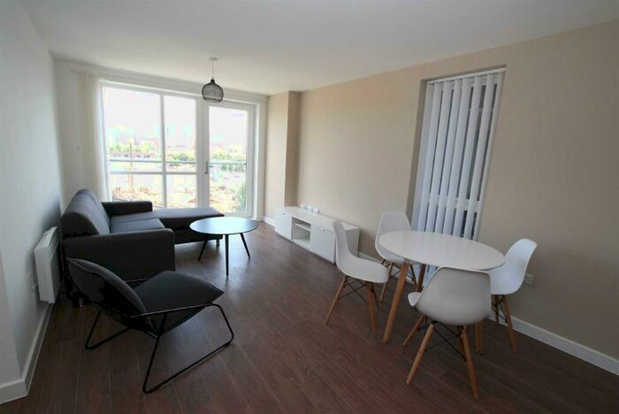 3 Bedroom Apartment To Rent In Riley Building, Derwent Street, M5