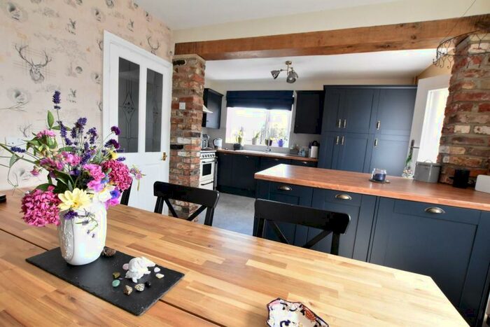 3 Bedroom End Of Terrace House For Sale In Mere Dyke Road, Luddington, Scunthorpe, DN17
