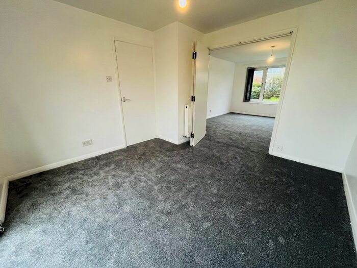 3 Bedroom Detached House To Rent In Moor Top Road, Halifax, HX2