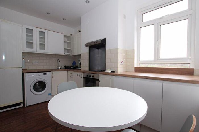 1 Bedroom Flat To Rent In Hugh Oldham Drive, Salford, M7