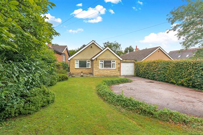 3 Bedroom Detached Bungalow For Sale In Broughton Road, Banbury - Very Large Plot, OX16