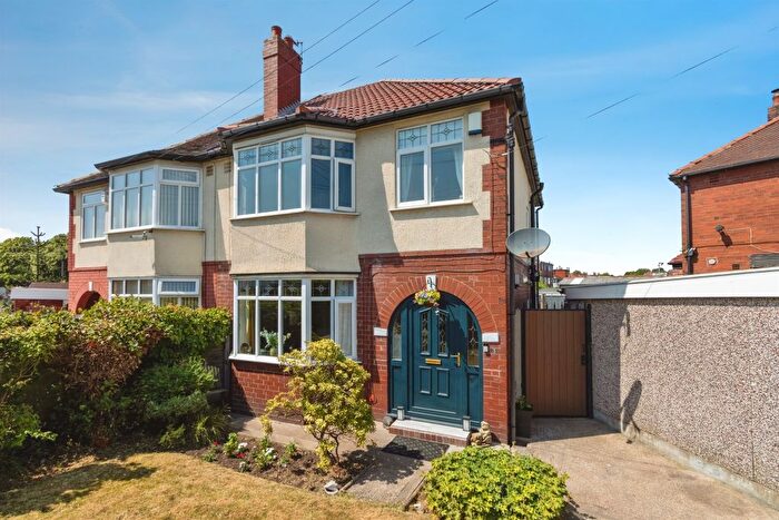 3 Bedroom Semi Detached House For Sale In Hawkhill Gardens, Leeds, LS15