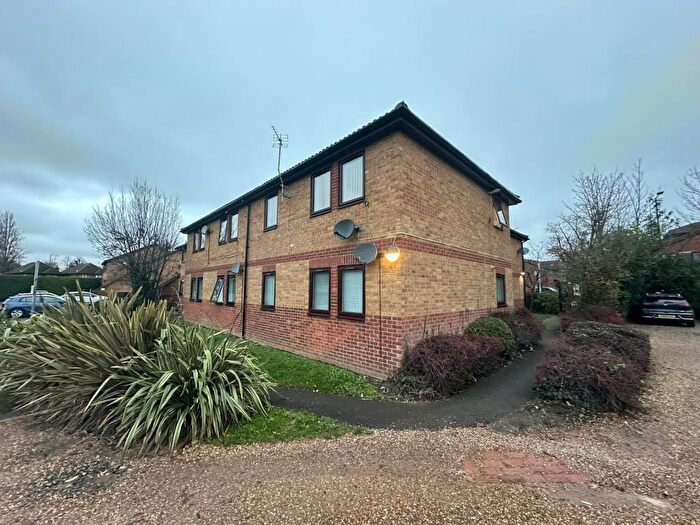 2 Bedroom Flat To Rent In Slough, Berkshire, SL1