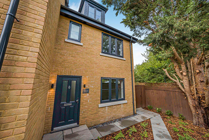 3 Bedroom Semi-Detached House For Sale In The Broadway, Farnham Common, SL2