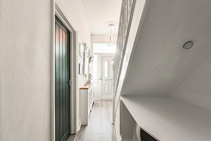 3 Bedroom Terraced House For Sale In Ramuz Drive, Westcliff-On-Sea, SS0