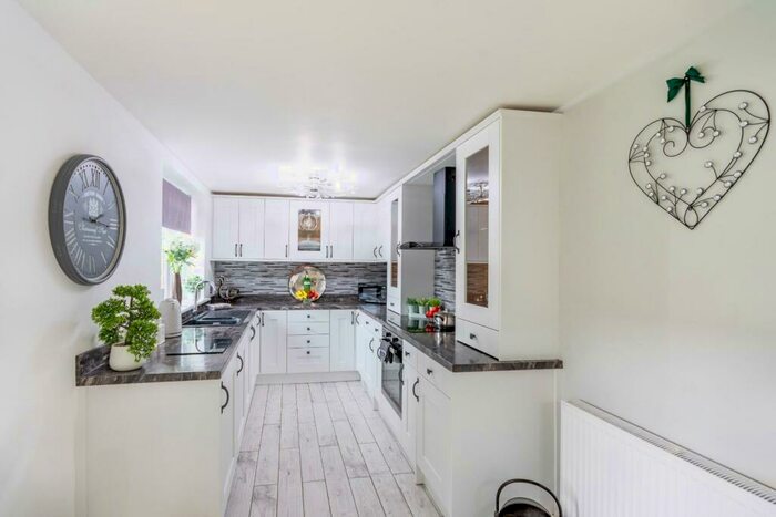 2 Bedroom Bungalow For Sale In Canal Lane, West Stockwith, Doncaster, DN10