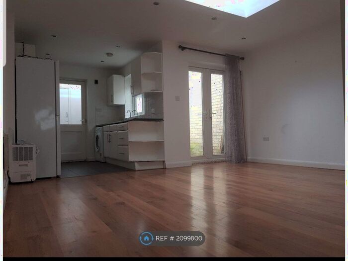 1 Bedroom Flat To Rent In High Street, Hampton Hill, Hampton, TW12