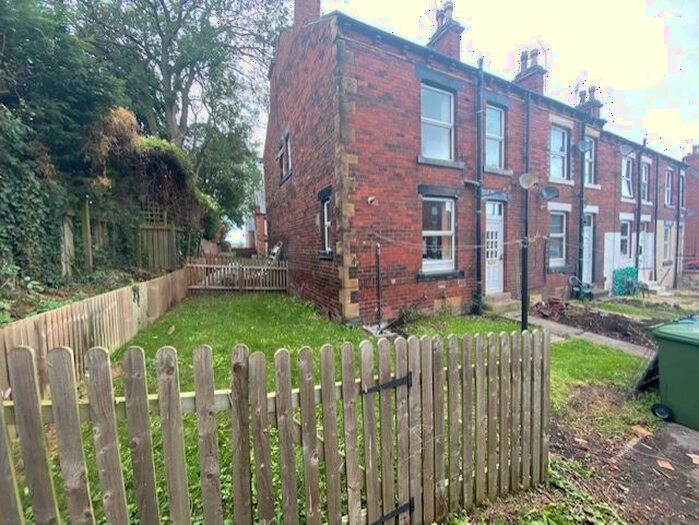 1 Bedroom Terraced House To Rent In Walker Place, Churwell, Morley, Leeds, LS27