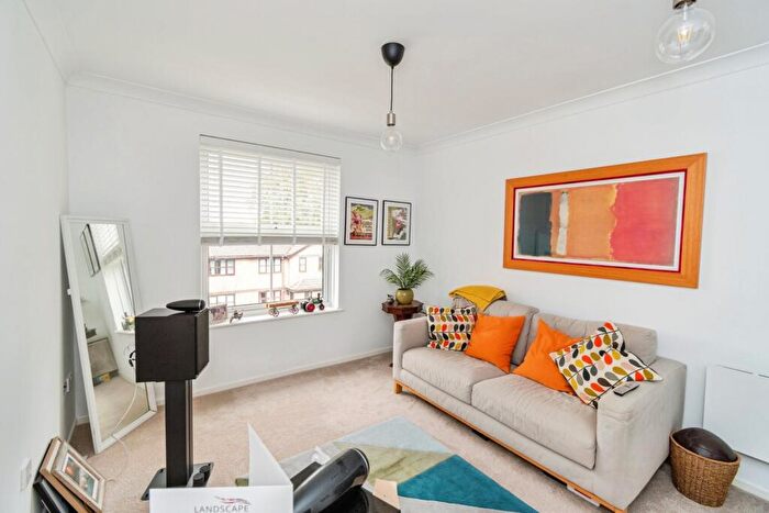 1 Bedroom Flat For Sale In Clifton Road, Southampton, Hampshire, SO15