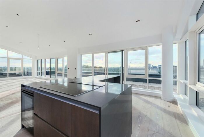 4 Bedroom Flat To Rent In Rothschild House, Kew Bridge Road, Brentford, Middlesex, TW8