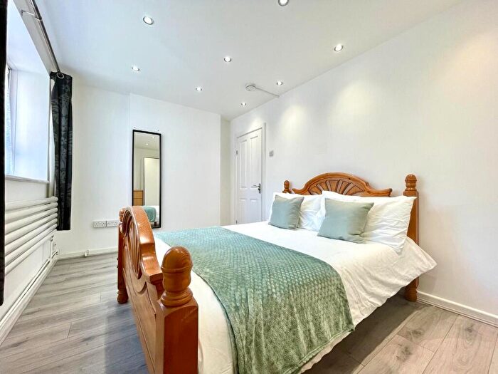 1 Bedroom Flat To Rent In Talwin Street, London, E3