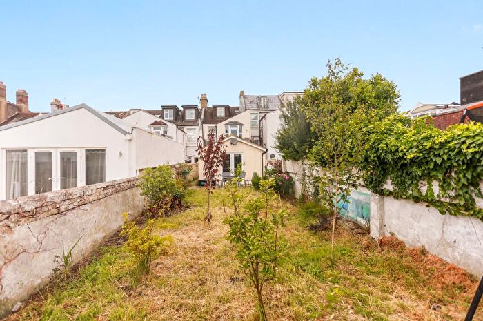 2 Bedroom Flat For Sale In Boundary Road, Hove, BN3