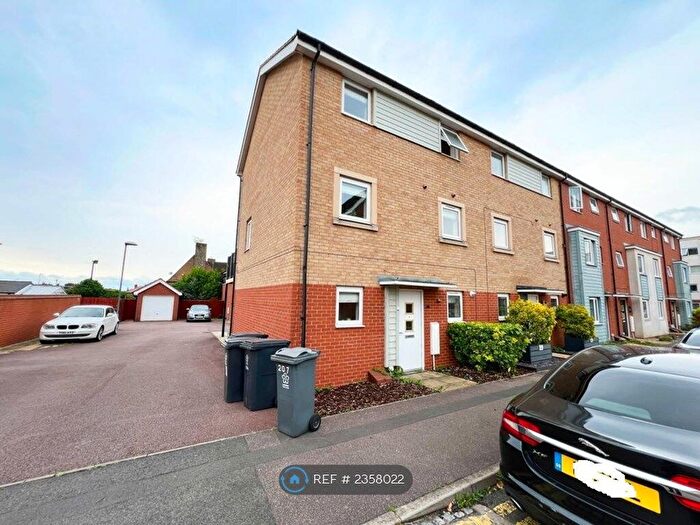 2 Bedroom End Of Terrace House To Rent In Onyx Crescent, Leicester, LE4