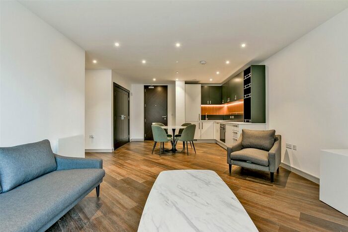 1 Bedroom Flat To Rent In Lavender House, Eden Grove, Staines Upon Thames, TW18