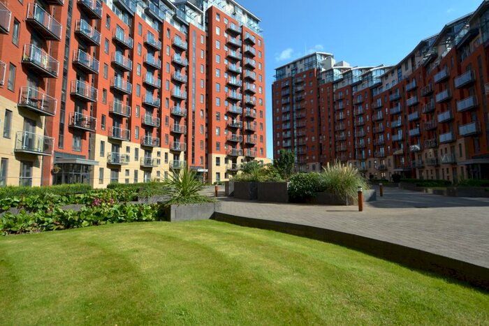 1 Bedroom Flat To Rent In Beringa City Island, Gotts Road, Leeds, LS12