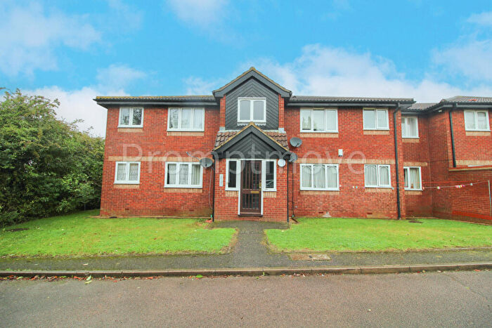 1 Bedroom Flat To Rent In Rodeheath Luton, LU4