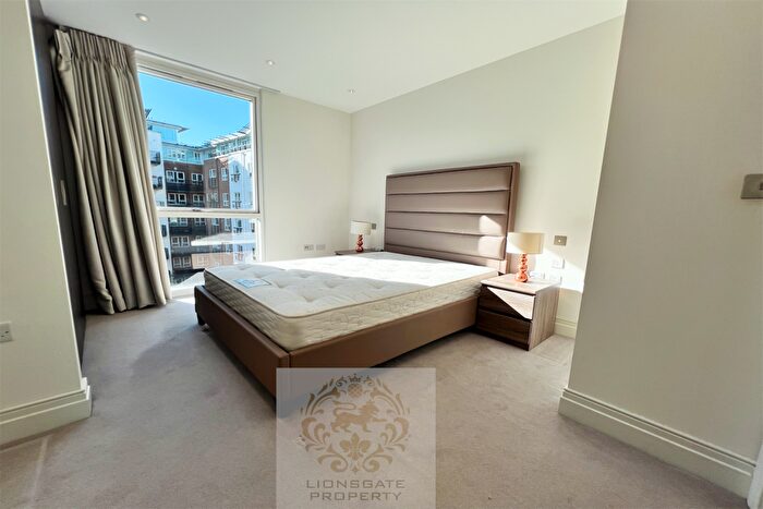 2 Bedroom Apartment To Rent In Queenshurst Square, Kingston, KT2