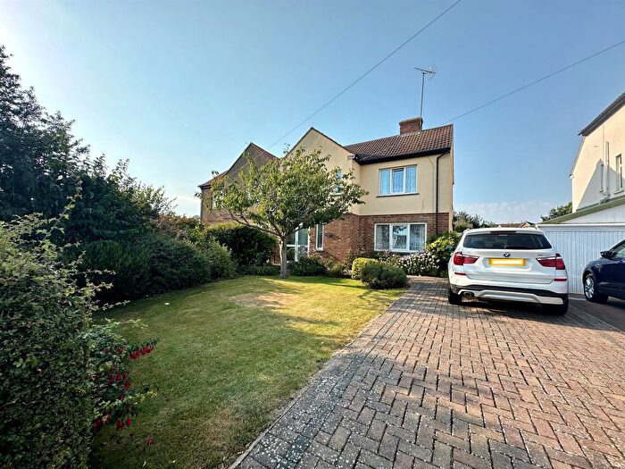 3 Bedroom Semi-Detached House For Sale In Blackmill Road, Chatteris, PE16