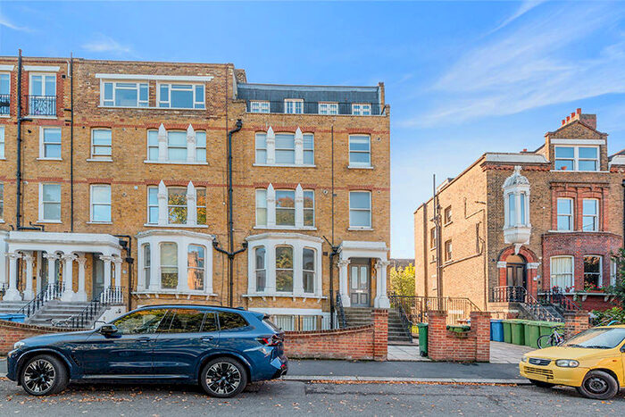 Apartment To Rent In East Dulwich London, SE22