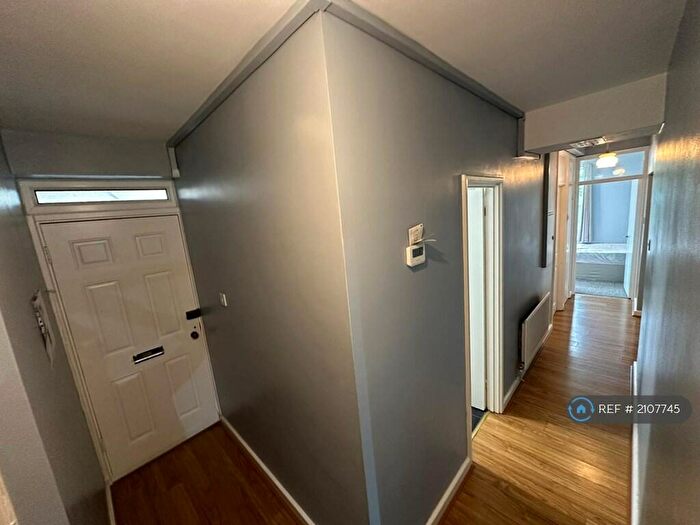 2 Bedroom Flat To Rent In Penmayne House, London, SE11