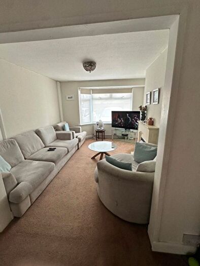 4 Bedroom Terraced House To Rent In Mornington Crescent, Hounslow, TW5
