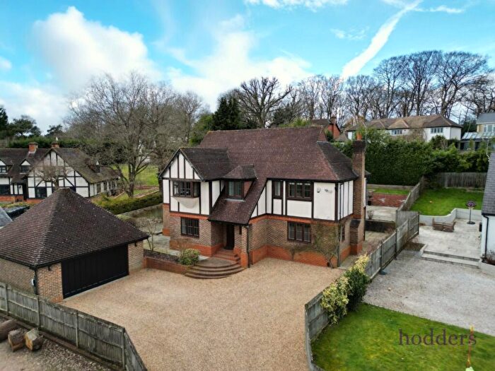 5 Bedroom Detached House To Rent In Surrey, GU25
