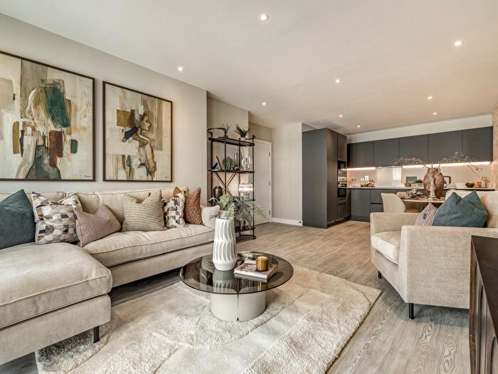 2 Bedroom Flat For Sale In Capital Interchange Way, Brentford, TW8