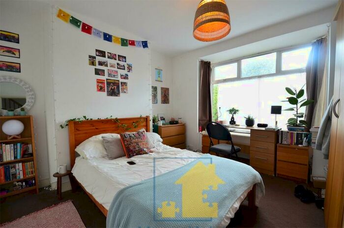 5 Bedroom Semi-Detached House To Rent In Lodgehill Rd, Selly Oak. -mins Walk To University Of Birmingham, B29