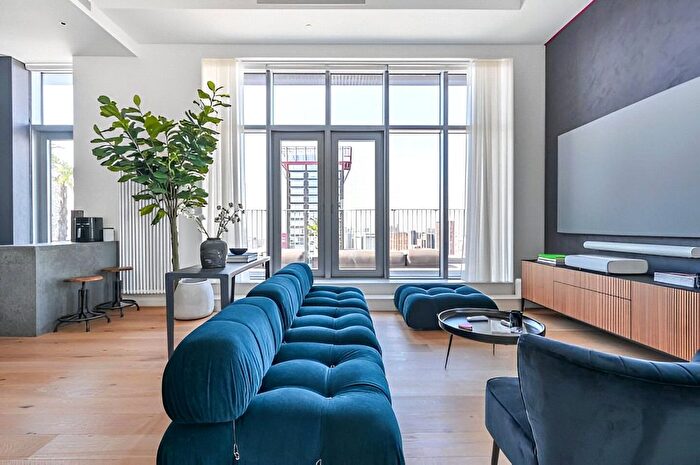 2 Bedroom Flat To Rent In Serapis House, Goodluck Hope Walk, Canning Town, London, E14