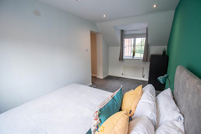 6 Bedroom Town House To Rent In Oakwood Road, Leicester, LE4