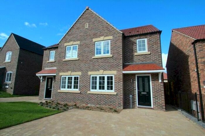3 Bedroom Semi-Detached House To Rent In Ezart Avenue, Wetherby, LS22