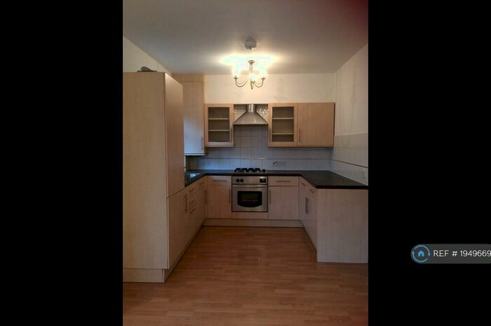 2 Bedroom Flat To Rent In Colin Crescent, London, NW9