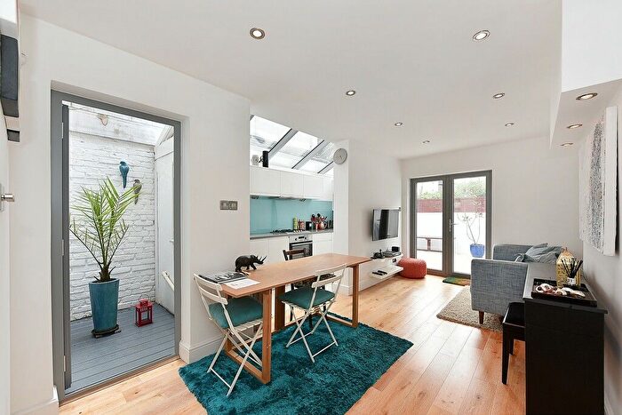 2 Bedroom Flat To Rent In Shorrolds Road, London, SW6