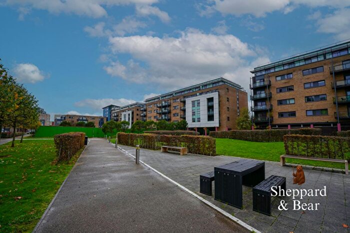 2 Bedroom Flat For Sale In Ferry Court, Cardiff, CF11