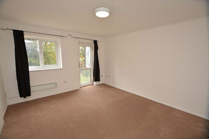 1 Bedroom Flat To Rent In Victoria Road, Slough, SL2
