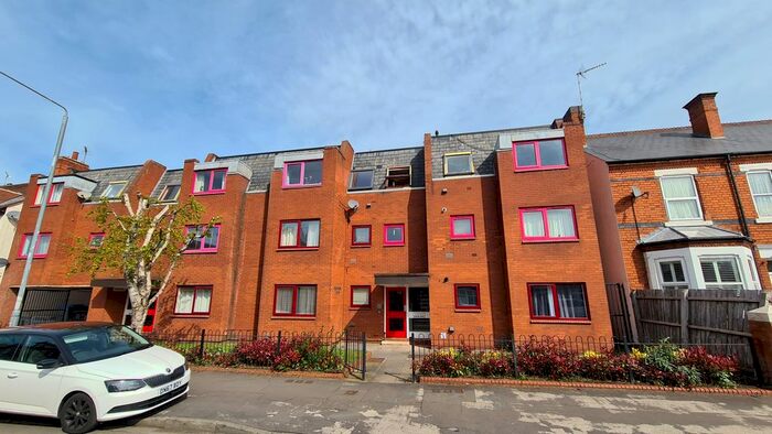 2 Bedroom Flat To Rent In Trent Boulevard, West Bridgford, Nottingham, NG2