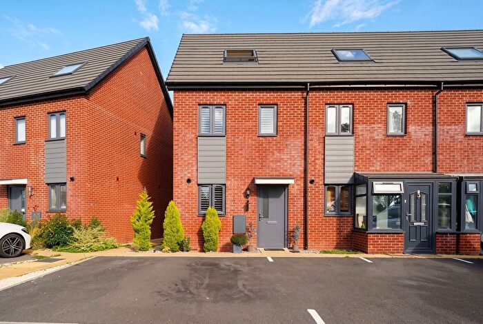 3 Bedroom End Terrace House For Sale In Handford Crescent, Shirley, B90