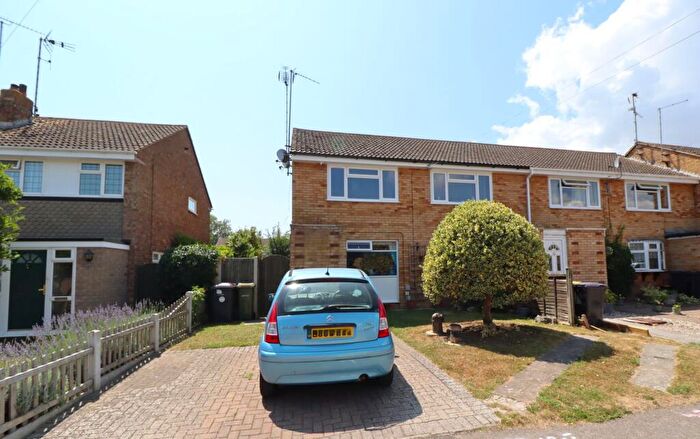 2 Bedroom Maisonette For Sale In Milton Close, Rayleigh, SS6