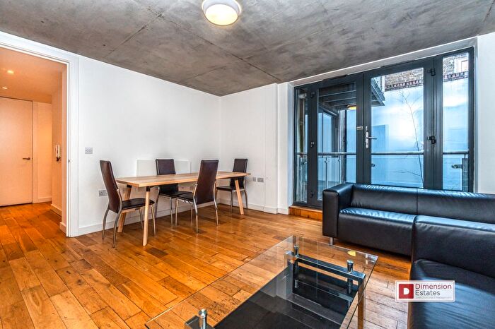 3 Bedroom Flat To Rent In Acton Street, City, Kings Cross, London, WC1X