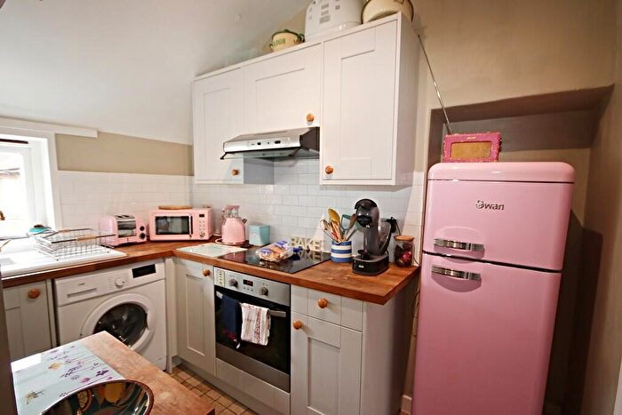2 Bedroom Apartment For Sale In High Street, Billingshurst, RH14