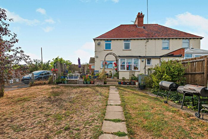3 Bedroom Semi Detached House For Sale In Cleeve Road, Middle Littleton, WR11